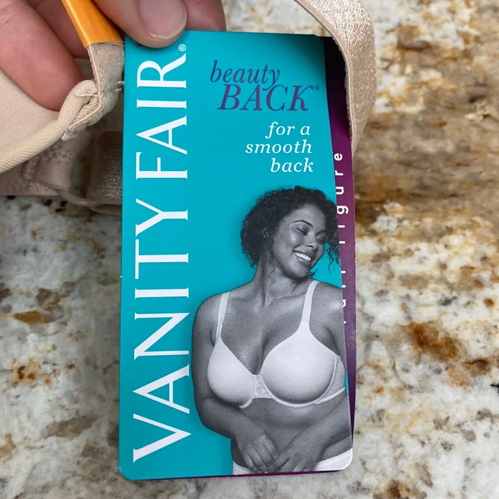 NWT Vanity Fair 40dd bra - cream/tan